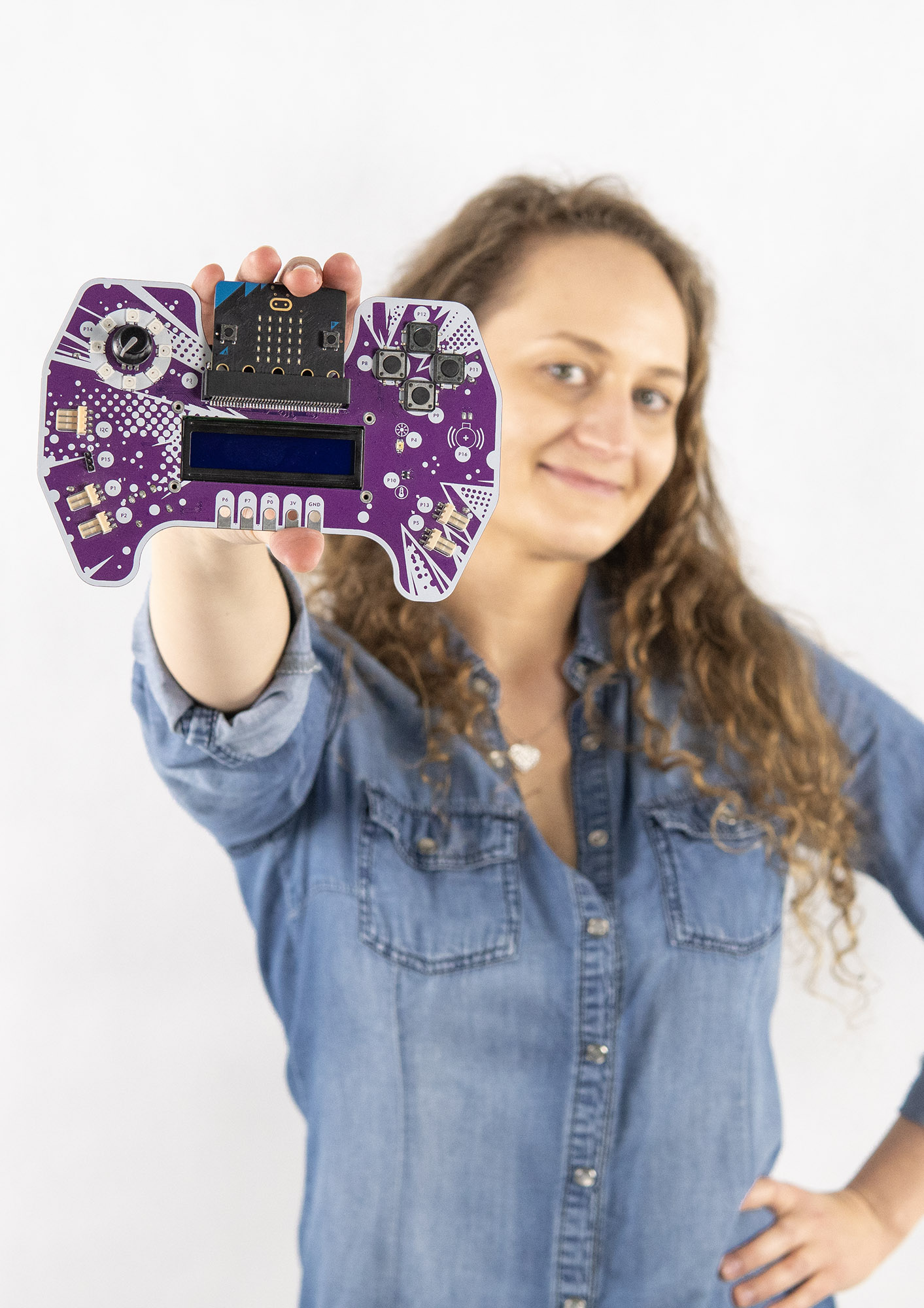 learn:bit Arcade - płytka rozszerzająca w kształcie pada, widok z góry